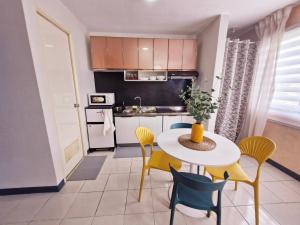 Vibrant Spacious Condo near SM East NU Medical City