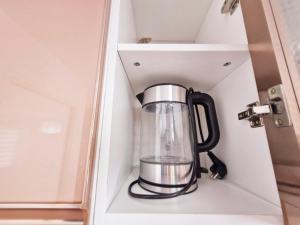 Vibrant Spacious Condo near SM East NU Medical City