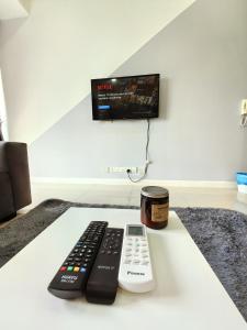 Grand Medini Cozy Studio 100mbps Netflix BySTAY