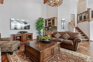 Queen Esther Drive Home at Deer Valley Resort - 4 Bedroom Home with Hot Tub #2436 condo