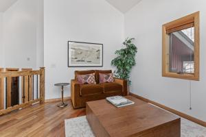 Queen Esther Drive Home at Deer Valley Resort - 4 Bedroom Home with Hot Tub #2436 condo