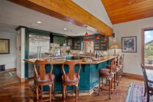 La Maconnerie at Deer Valley Resort - Four Bedroom Condo with Hot Tub #3 condo