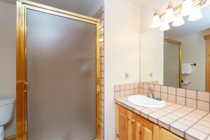 Comstock Lodge at Deer Valley Resort - Two Bedroom Condo with Hot Tub #202 condo