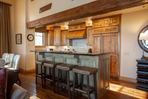 Five-Bedroom Apartment