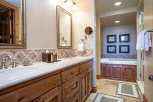 Five-Bedroom Apartment