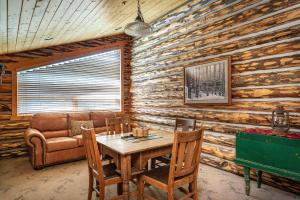 Bristlecone at Deer Valley Resort - Three Bedroom Condo with Loft and Hot Tub #504 condo