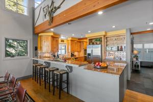 Stag Lodge at Deer Valley Resort - Three Bedroom Residence with Loft and Spa #14 condo