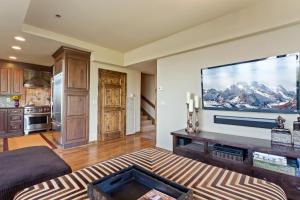 Stag Lodge at Deer Valley Resort - Three Bedroom Residence with Spa #13 condo