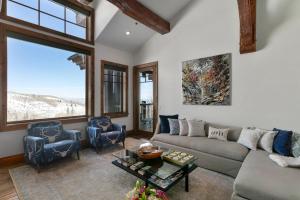 Grand Lodge - Four Bedroom #302 - Ski-in ski-out condo