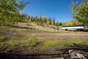 Grand Lodge - Four Bedroom #306 - Ski-in ski-out condo