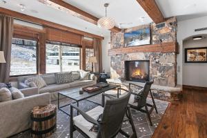 Grand Lodge - Four Bedroom #306 - Ski-in ski-out