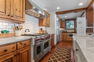 Grand Lodge - Four Bedroom #306 - Ski-in ski-out