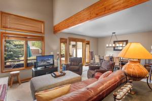 Deer Lake Village at Deer Valley Resort - Three Bedroom Condo with Loft and Hot Tub #2473 condo