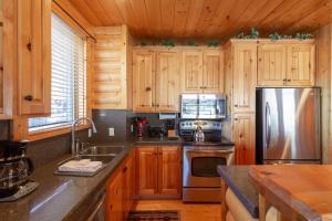 Comstock Lodge at Deer Valley Resort - Two Bedroom Condo with Hot Tub #101 condo