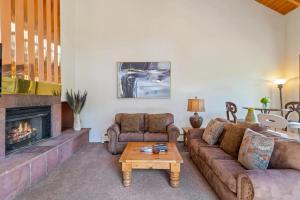 Pinnacle at Deer Valley Resort - Four Bedroom Condo with Hot Tub #1470 condo