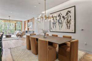 2505 Founders Place - Three Bedroom Deluxe condo