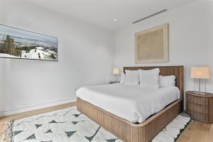 2505 Founders Place - Three Bedroom Deluxe condo