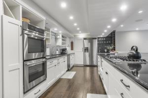 1158 - Three Bedroom Deluxe Stonebridge condo