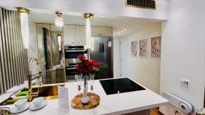 Flat luxo no Jardins - Com estacionamento, piscina e banheira - Prox Oscar freire e Paulista