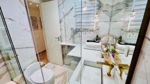 Flat luxo no Jardins - Com estacionamento, piscina e banheira - Prox Oscar freire e Paulista