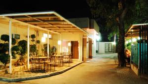 Rumi Apartelle Hotel