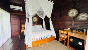 Eco Oasis Wooden Villa Ubud