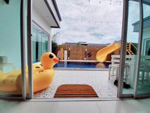 Aloha Pool Villa with Slide BBQ Karaoke 12ppl