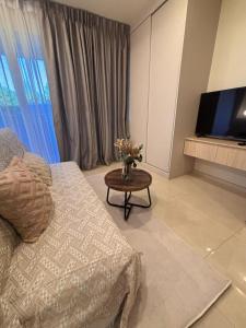 The Terraza Lamai Studio - Pool and Gym Access