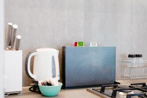 Steps to RMIT Uni & A Range Of City Life 2B2B CBD