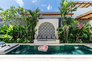 Seseh 1BR Pool Villa Rooftop-5mins ride to Seseh BEACH