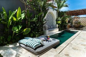 Seseh 1BR Pool Villa Rooftop-5mins ride to Seseh BEACH