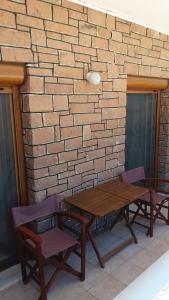 Aigeiros Apartments & restaurant