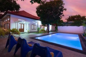 Champagne Villa