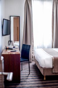 Hotels Art Hotel Eiffel : Chambre Double - Vue sur Tour Eiffel