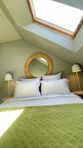 Світлий номер для трьох осіб N9