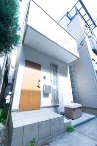 4 minutes by train to Namba 9 min walk to Sta