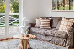 Valley Park High Country Retreat - Farm Stay Feel, Tiny Home Vibes