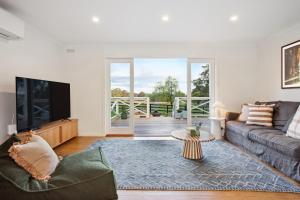 Valley Park High Country Retreat - Farm Stay Feel, Tiny Home Vibes