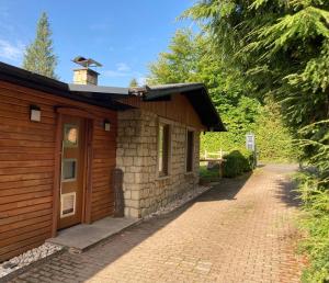 Ferienhaus Eifelgruß, in schöner Waldrandlage und tollem Naturgarten