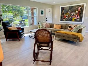 Chic & Stylish 3BR-2BA Nature Lovers Home