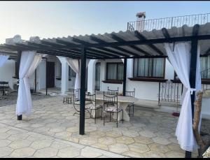 A Spacious Villa to Entertain