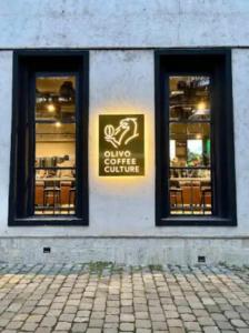 Ultra-Central Cozy Studio, Steps from Everything