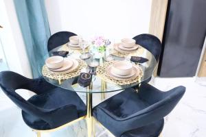 Stylish 2BR Oasis - Cozy Delightful Escape