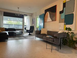 Iso kolmio ydinkeskustassa 1-6 hlö Ilm.parkit