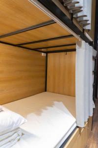 Hanoi Silver Hostel - Double Bed - Chill n Comfy