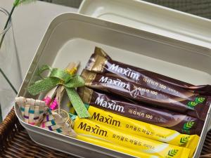 Achasan Mountain's Green Forest Han River View a classic 3-room gallery house full of emotions