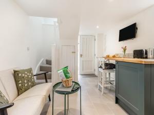 The Little House - Uk49129