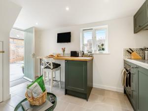 The Little House - Uk49129