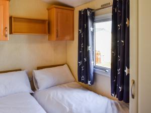 Darwin Escapes - Uk49717