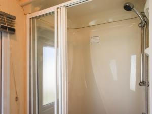 Darwin Escapes - Uk49717